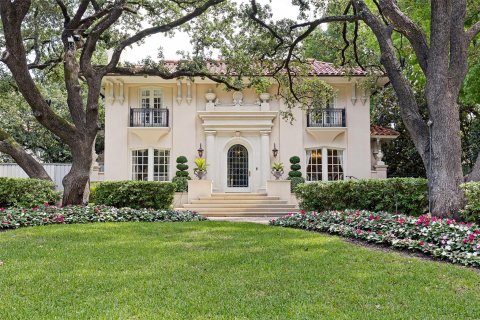 3605 Beverly Drive
